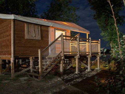 Tente en toile et en bois 4 personnes - Ecolodge (sur pilotis) sans sanitaires