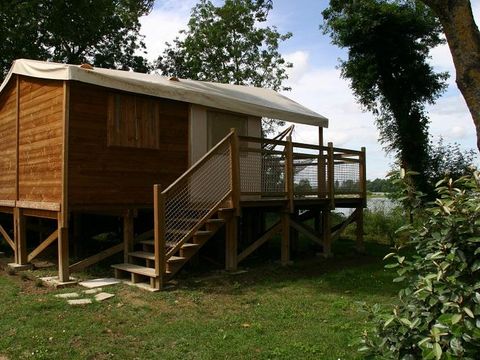 Tente en toile et en bois 4 personnes - Ecolodge (sur pilotis) sans sanitaires