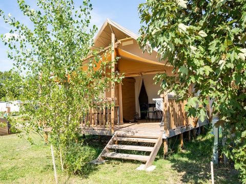 TENTE TOILE ET BOIS 4 personnes - Lodge Toilé Confort 25m² (2 chambres) - avec sanitaires - terrasse couverte