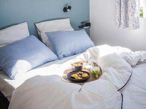 MOBILHOME 6 personnes - | Premium Exclusive | 3 Ch. | 6 Pers. | Terrasse surélevée | Clim. | TV MOBILHOME 6 personnes - | Premium Exclusive | 3 Ch. | 6 Pers. | Terrasse surélevée | Clim. | TV