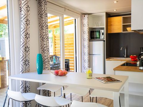 MOBILHOME 6 personnes - | Premium Exclusive | 3 Ch. | 6 Pers. | Terrasse surélevée | Clim. | TV