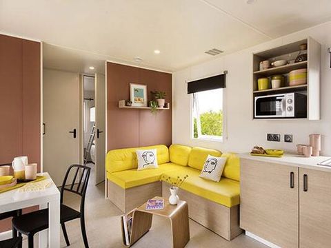 MOBILHOME 8 personnes - Comfort | 4 Ch. | 8 Pers. | Terrasse surélevée | 2 SDB | Clim. MOBILHOME 8 personnes - Comfort | 4 Ch. | 8 Pers. | Terrasse surélevée | 2 SDB | Clim.