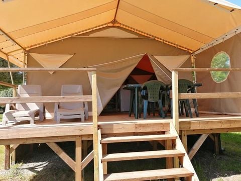 Tente en toile et en bois 4 personnes - TENTE CANADA - sans sanitaires 20 m²