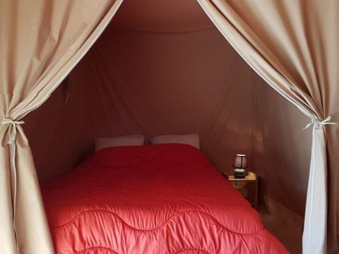 Tente en toile et en bois 4 personnes - TENTE CANADA - sans sanitaires 20 m²