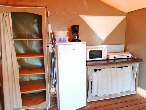 Tente en toile et en bois 4 personnes - TENTE CANADA - sans sanitaires 20 m²