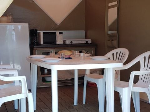 Tente en toile et en bois 4 personnes - TENTE CANADA - sans sanitaires 20 m²