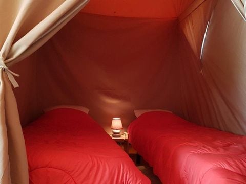 Tente en toile et en bois 4 personnes - TENTE CANADA - sans sanitaires 20 m²