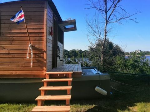 Insolite 4 personnes - BATHÔ CATAMARAN CABANÉ 11 m²