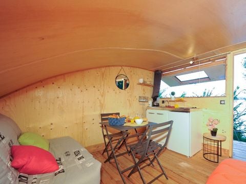 Insolite 4 personnes - BATHÔ CATAMARAN CABANÉ 11 m²