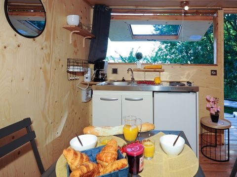 Insolite 4 personnes - BATHÔ CATAMARAN CABANÉ 11 m²
