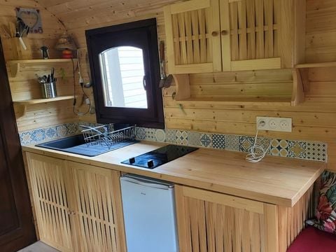 HÉBERGEMENT INSOLITE 4 personnes - Roulotte - 4 personnes