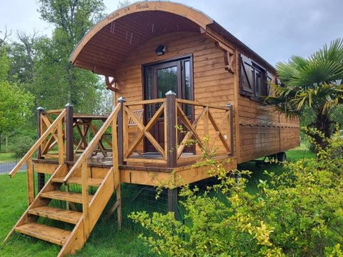 HÉBERGEMENT INSOLITE 4 personnes - Roulotte - 4 personnes