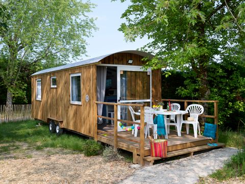 HÉBERGEMENT INSOLITE 4 personnes - Roulotte 4 personnes