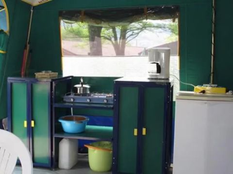 TENTE 5 personnes - PRETE A CAMPER sans sanitaires