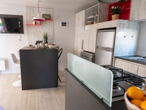 Mobilhome 4 personnes - Cottage Prestige VIP 40m² - 2 chambres + télévision + Terrasse