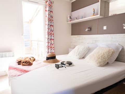 Mobilhome 4 personnes - Cottage Prestige VIP 40m² - 2 chambres + télévision + Terrasse