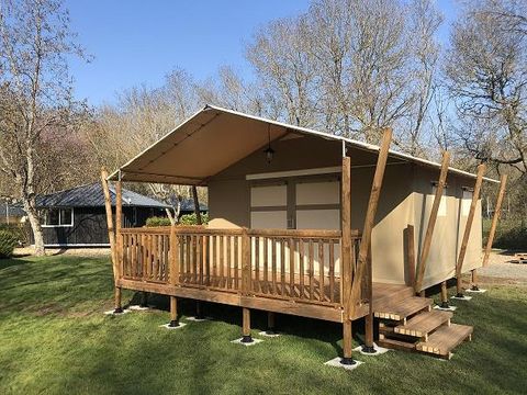 Tente en toile et en bois 5 personnes - Wood Lodge Confort 25 m² - 2 chambres - Terrasse couverte