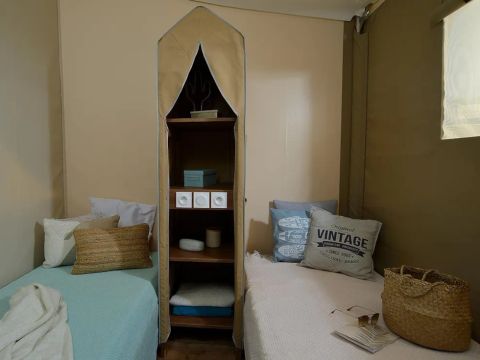 Tente en toile et en bois 5 personnes - Wood Lodge Confort 25 m² - 2 chambres - Terrasse couverte