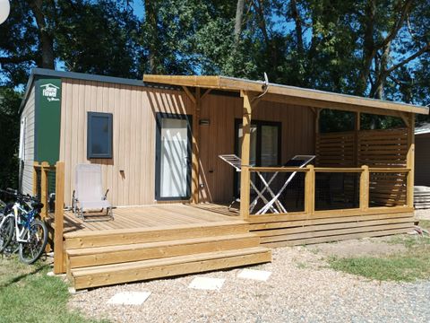 Mobilhome 4 personnes - Homeflower Premium 32m² - 2 chambres - Terrasse couverte - Clim