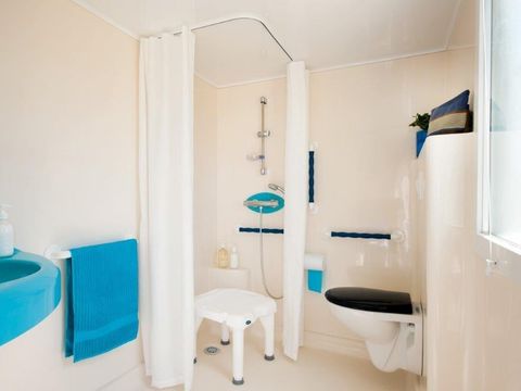 Mobilhome 4 personnes - PMR Confort 34 m² - 2 chambres - Terrasse couverte - Clim