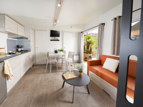 Mobilhome 6 personnes - Homeflower Premium 35m² - 3 chambres - Terrasse couverte - Clim