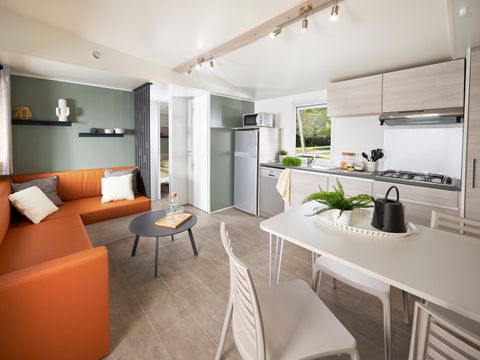 Mobilhome 6 personnes - Homeflower Premium 35m² - 3 chambres - Terrasse couverte - Clim