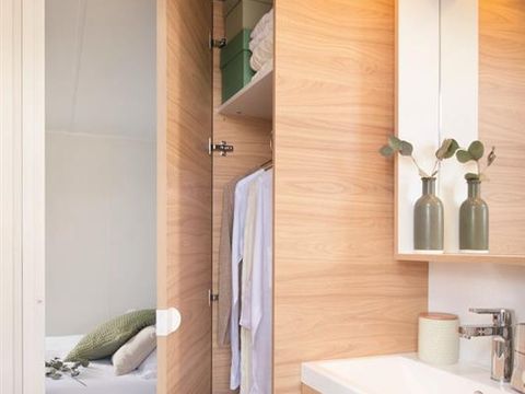MOBILHOME 4 personnes - Premium 2 chambres 32m² + Terrasse semi-couverte  + 2 salles de bain