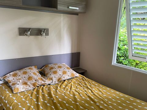 Mobilhome 4 personnes - Mobil home Premium 2 chambres 27-32m² + Terrasse semi-couverte + TV + LV (samedi)