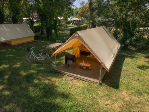 Tente en toile et en bois 2 personnes - Tente Treck Standard 1 chambre (sans sanitaires ni cuisine / sans véhicule)