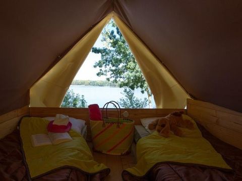 Tente en toile et en bois 2 personnes - Tente Bivouac Standard 1 chambre (sans sanitaires / sans cuisine / sans parking)