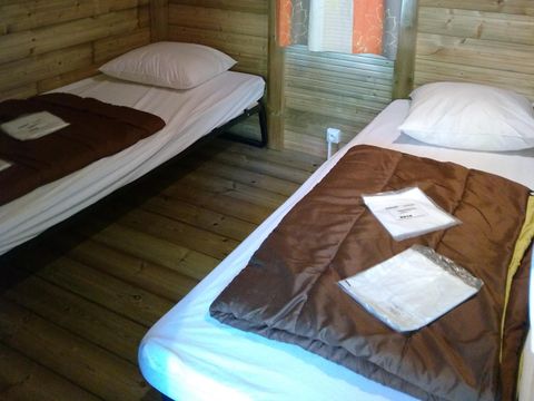 Mobilhome 6 personnes - Cabane Family Standard 3 chambres 25m² (sans sanitaires ni cuisine) + Terrasse non couverte.