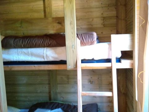 Mobilhome 6 personnes - Cabane Family Standard 3 chambres 25m² (sans sanitaires ni cuisine) + Terrasse non couverte.