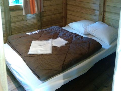 Mobilhome 6 personnes - Cabane Family Standard 3 chambres 25m² (sans sanitaires ni cuisine) + Terrasse non couverte.