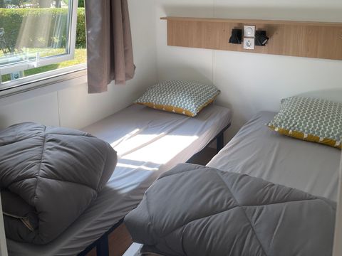 MOBILHOME 4 personnes - NEW // Homeflower Premium 2 chambres 29m² + Terrasse semi-couverte + LV + TV