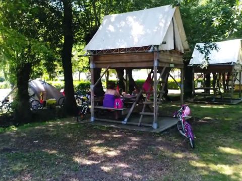 Flower Camping du Port Caroline - Camping Maine-et-Loire - Image N°22