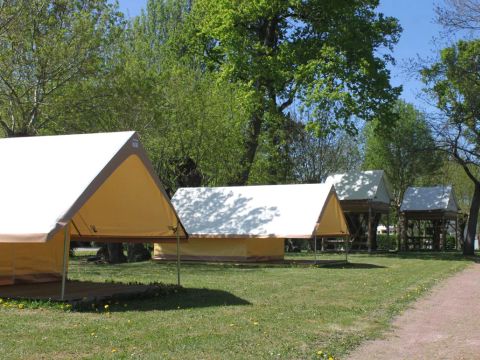 Flower Camping du Port Caroline - Camping Maine-et-Loire - Image N°18