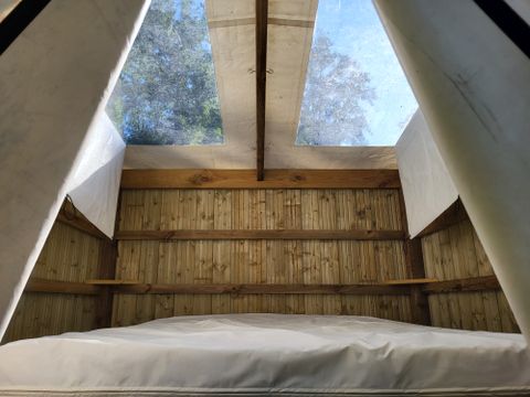TENTE TOILE ET BOIS 2 personnes - Cabane Etoilée - 4,5 m² - Sans sanitaires - Electricité non incluse