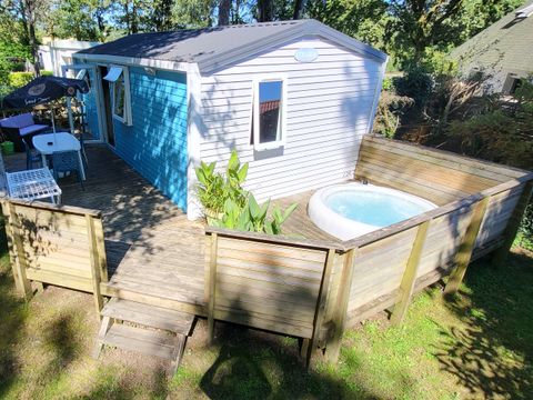 MOBILHOME 4 personnes - VIP - 29 m² - 2 chambres - Terrasse double + SPA (2 adultes maximum ou famille)