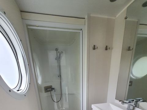 MOBILHOME 4 personnes - VIP - 29 m² - 2 chambres - Terrasse double + SPA (2 adultes maximum ou famille)