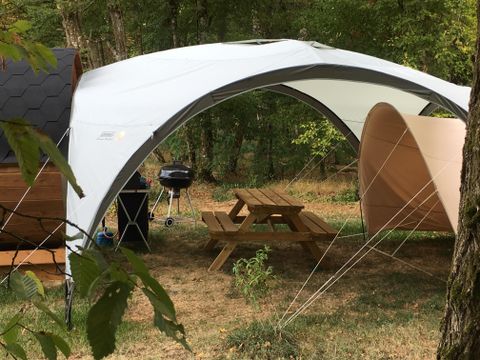 HÉBERGEMENT INSOLITE 4 personnes - GLAMPING BARREL sans sanitaires