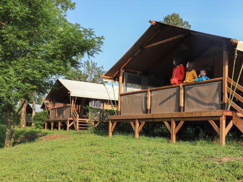 LODGE 5 personnes - Lodge avec sanitaires et évier - 34m² -