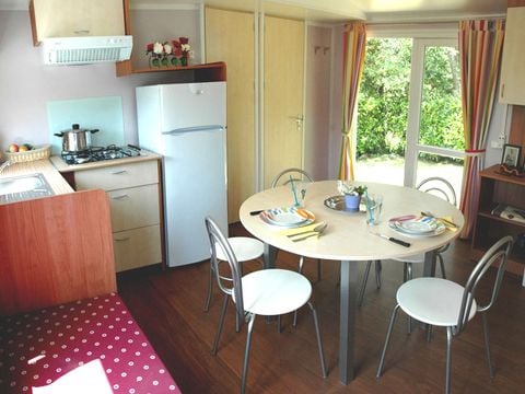 MOBILHOME 6 personnes - Carnac STANDARD + 32m² (3 chambres - 6 personnes) Terrasse couverte + TV
