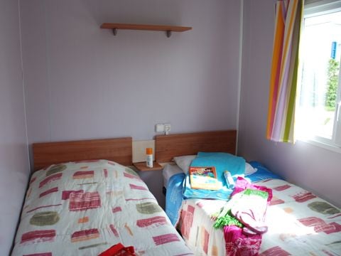 MOBILHOME 6 personnes - Carnac STANDARD + 32m² (3 chambres - 6 personnes) Terrasse couverte + TV