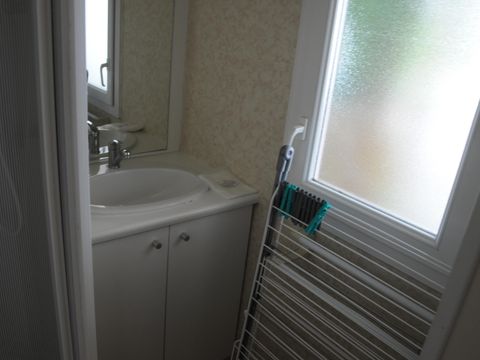 Mobilhome 5 personnes - Berric - STANDARD 27m² - 2 chambres - Terrasse couverte - TV