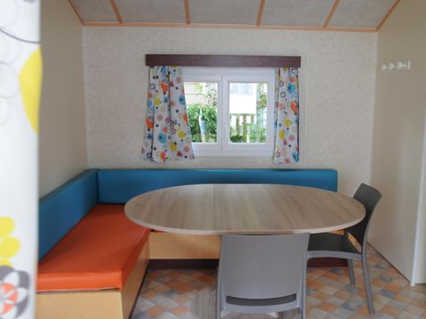 Mobilhome 5 personnes - Berric - STANDARD 27m² - 2 chambres - Terrasse couverte - TV