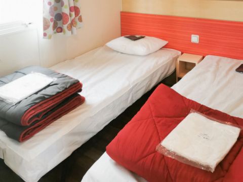 MOBILHOME 5 personnes - MH 2 chambres Confort+ terrasse en bois semi-couverte