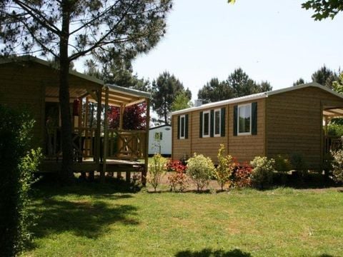 MOBILHOME 6 personnes - CLASSIC 28-2  >10ans - maxi 4 adultes - TV, 2 chambres, environ 28m²