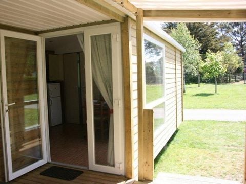 MOBILHOME 6 personnes - CLASSIC 28-2  >10ans - maxi 4 adultes - TV, 2 chambres, environ 28m²