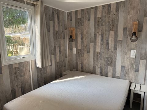 MOBILHOME 6 personnes - CLASSIC 30-3  >10ans - maxi 4 adultes - TV, 3 chambres, environ 30m²