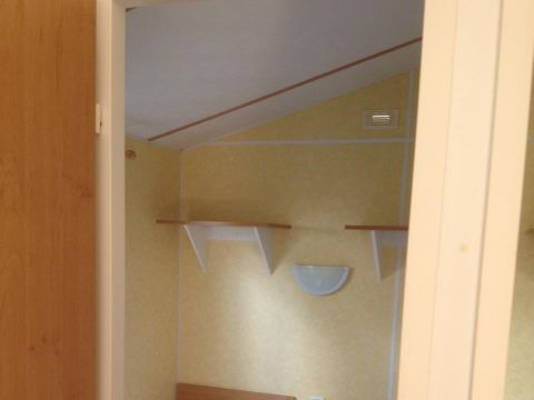 MOBILHOME 8 personnes - CLASSIC 30-3 - maxi 6 adultes - TV, 3 chambres, environ 30m²